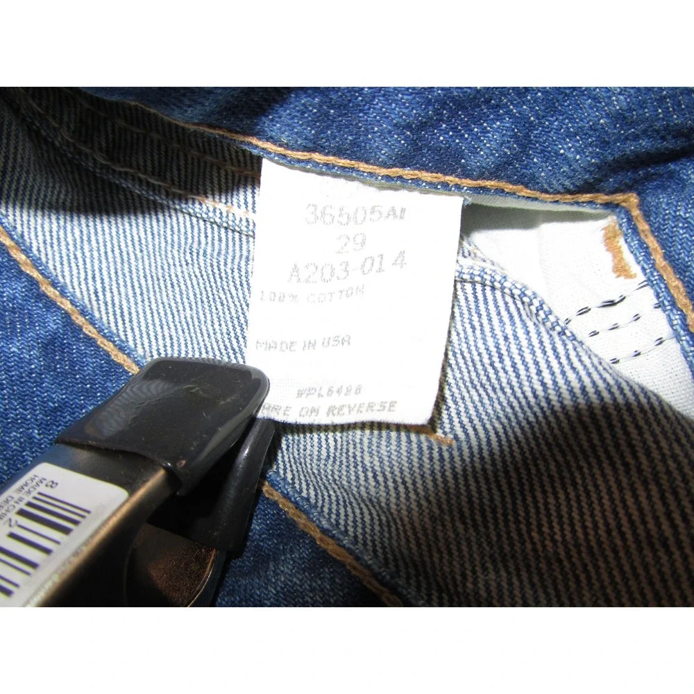 Wrangler Rugged Wear Mens Relaxed Fit Denim Shorts Blue Made in USA 36505AI 29